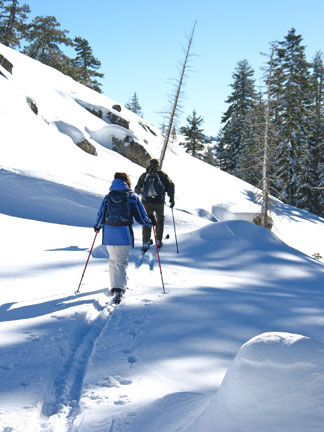 Image of interesting terrain leading to a short descent to Azalea Lake.