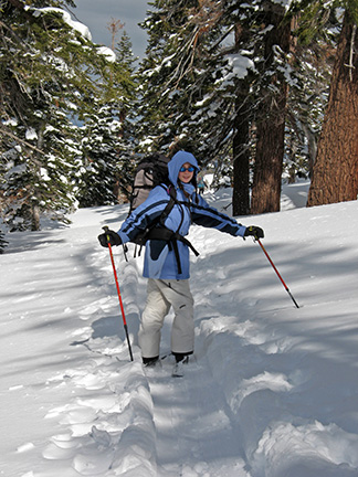 Image of skier on the Horizon Ridge Trail